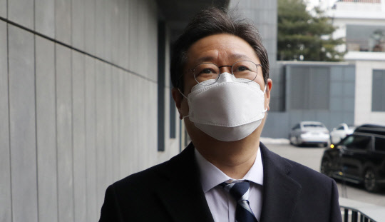 출근하는 황희 문체부 장관 후보자. <연합뉴스>